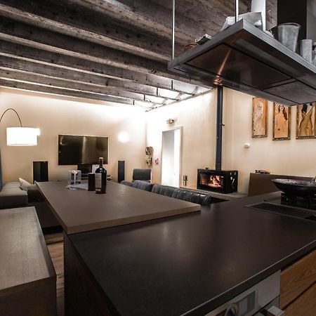 Contemporary Apartment With Fireplace & Terrace Banská Bystrica Eksteriør billede