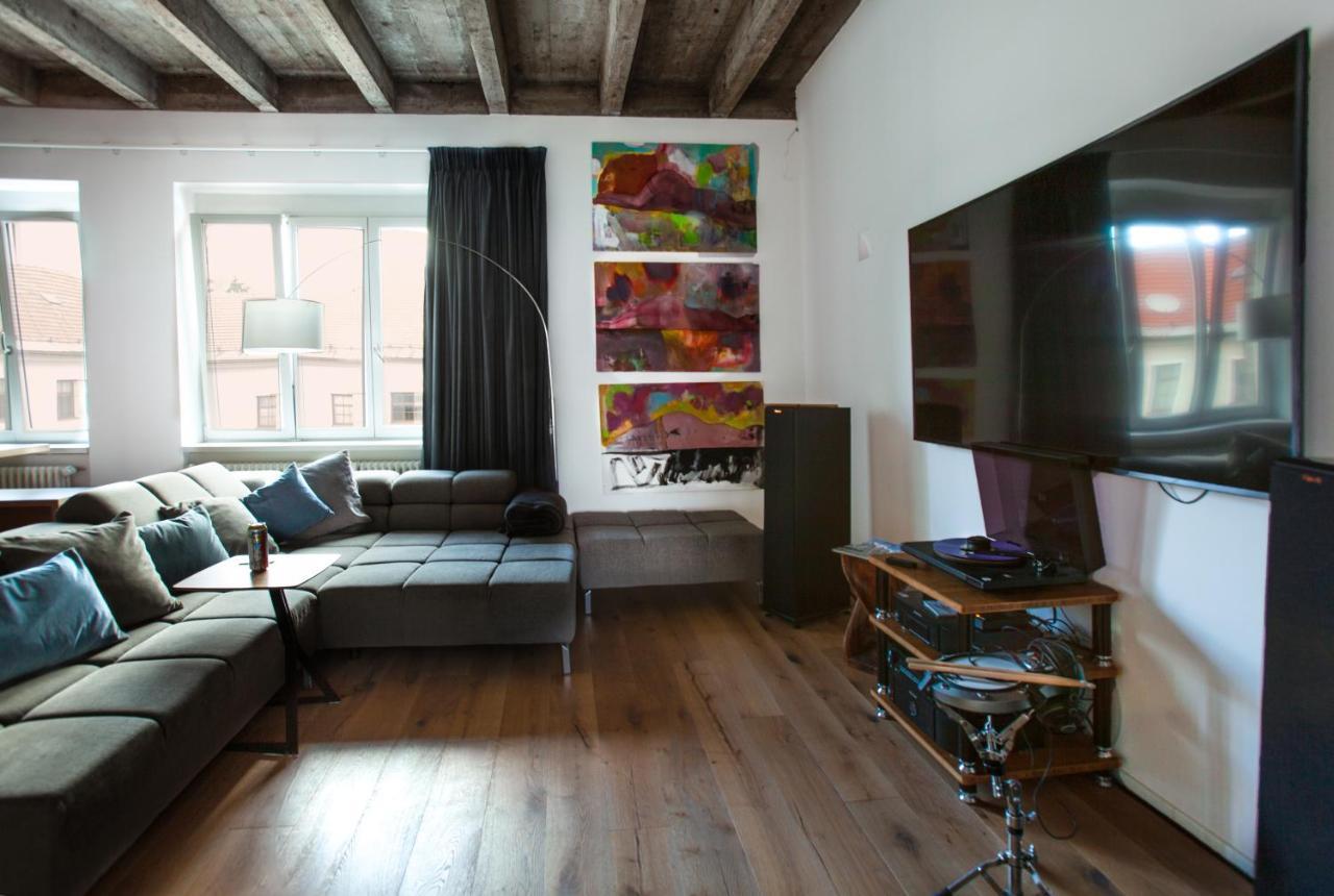 Contemporary Apartment With Fireplace & Terrace Banská Bystrica Eksteriør billede