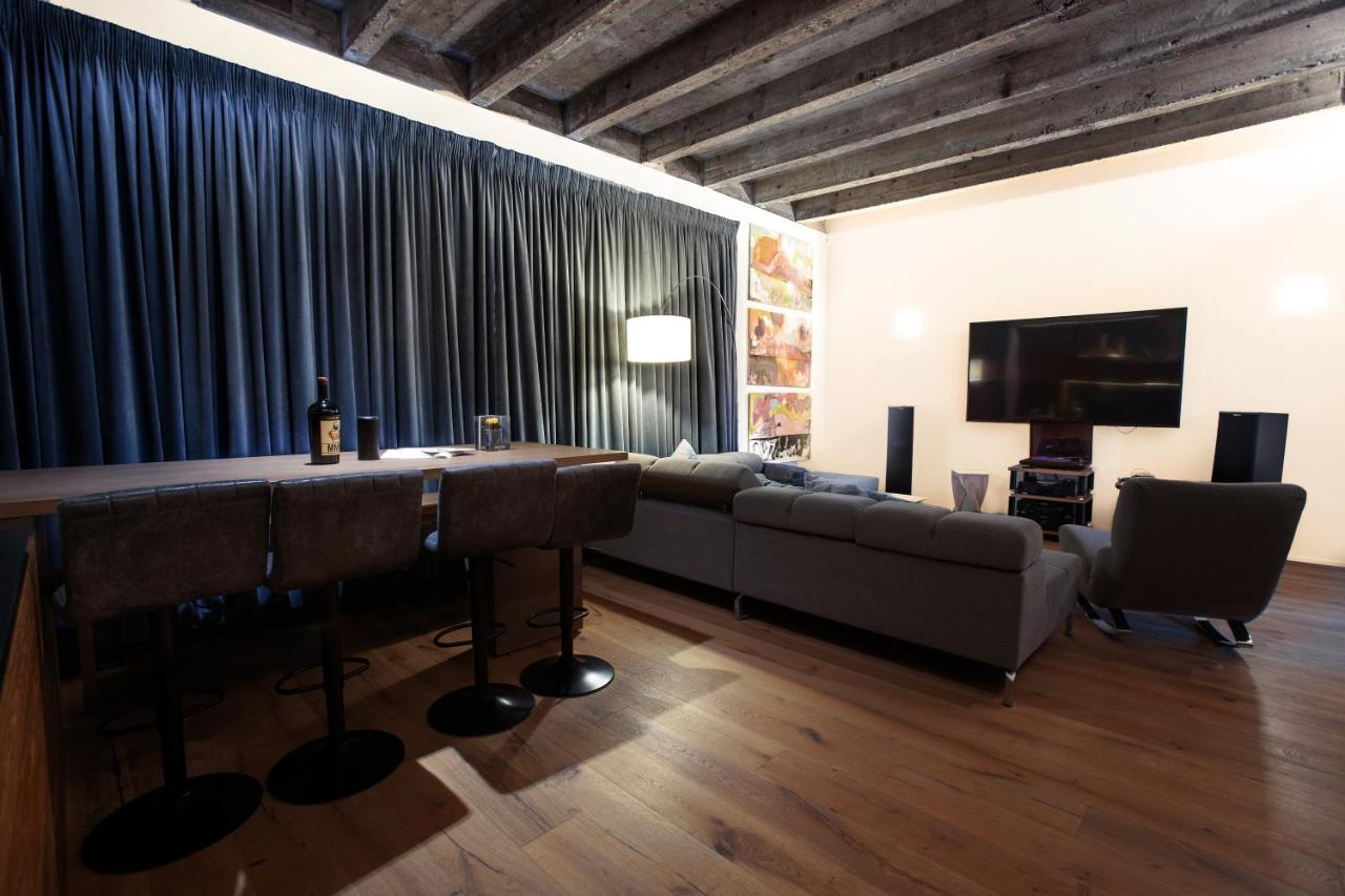 Contemporary Apartment With Fireplace & Terrace Banská Bystrica Eksteriør billede